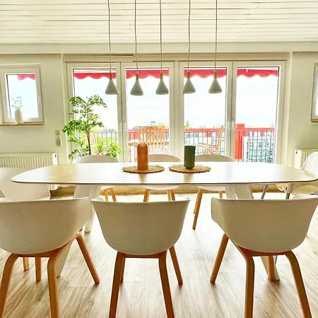 Maisonette In Mit 2 Balkone Krefeld